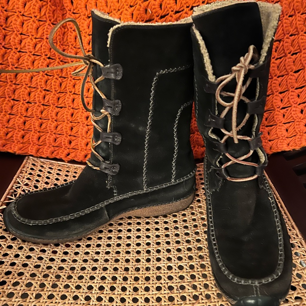 Women’s Timberland Earthkeeper Leather Moccasin Boots